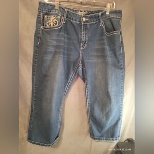 Love indigo denim plus size capris